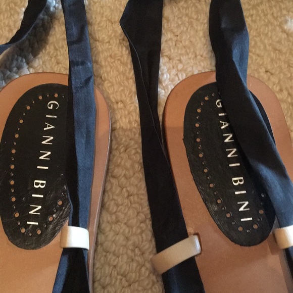 Gianni Bini Sandals - size 10 - Picture 2 of 5